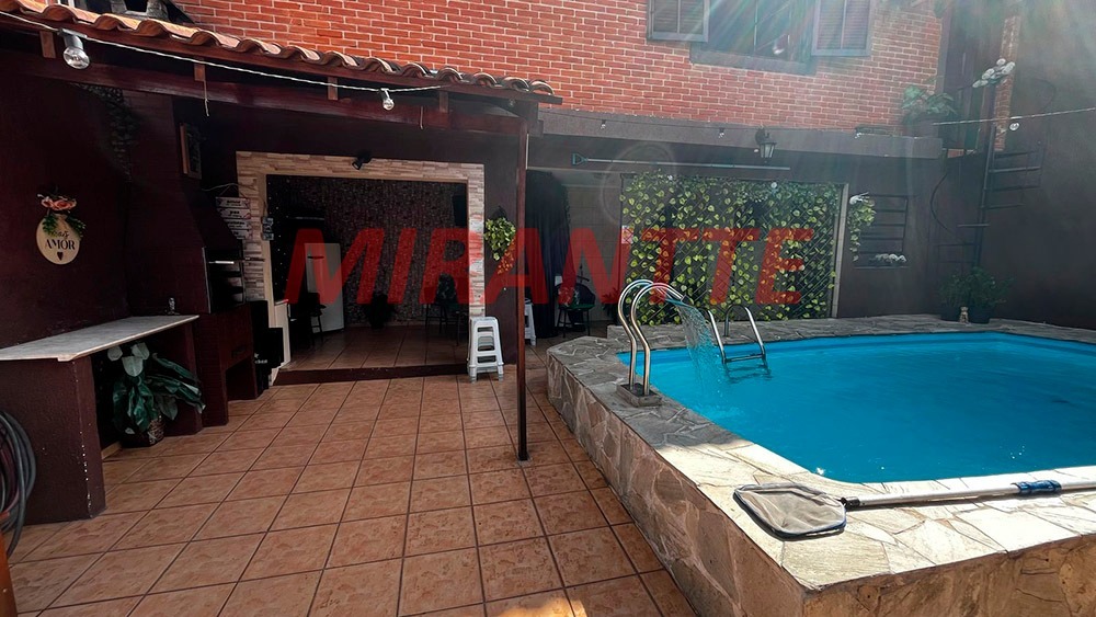 Casa terrea de 240m² com 3 quartos em Santa Teresinha