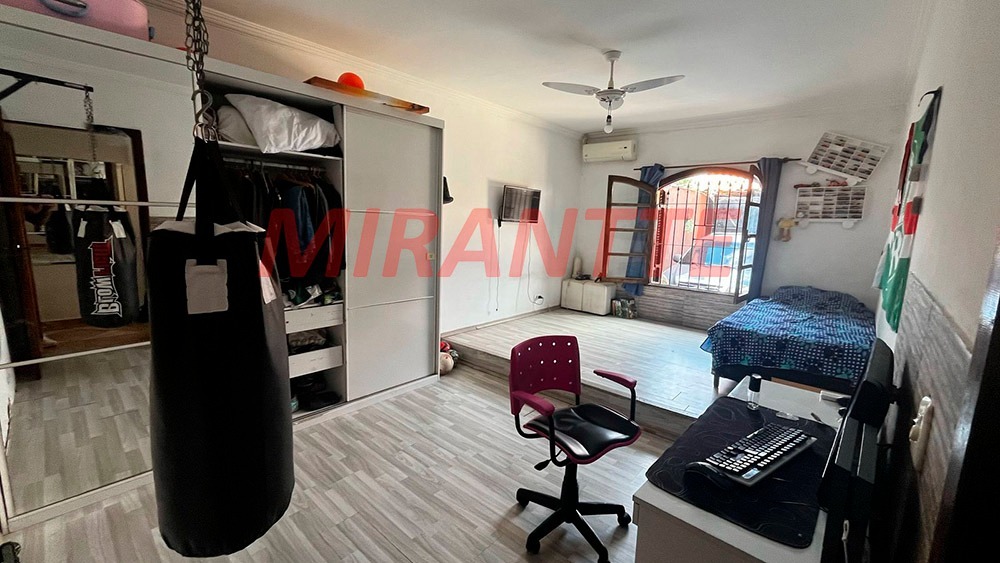 Casa terrea de 240m² com 3 quartos em Santa Teresinha