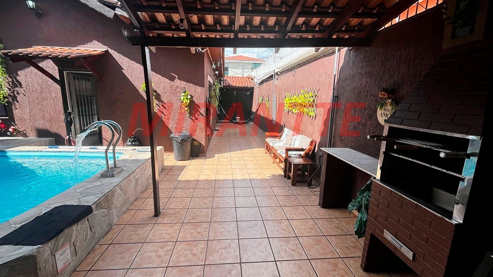 Casa terrea de 240m² com 3 quartos em Santa Teresinha