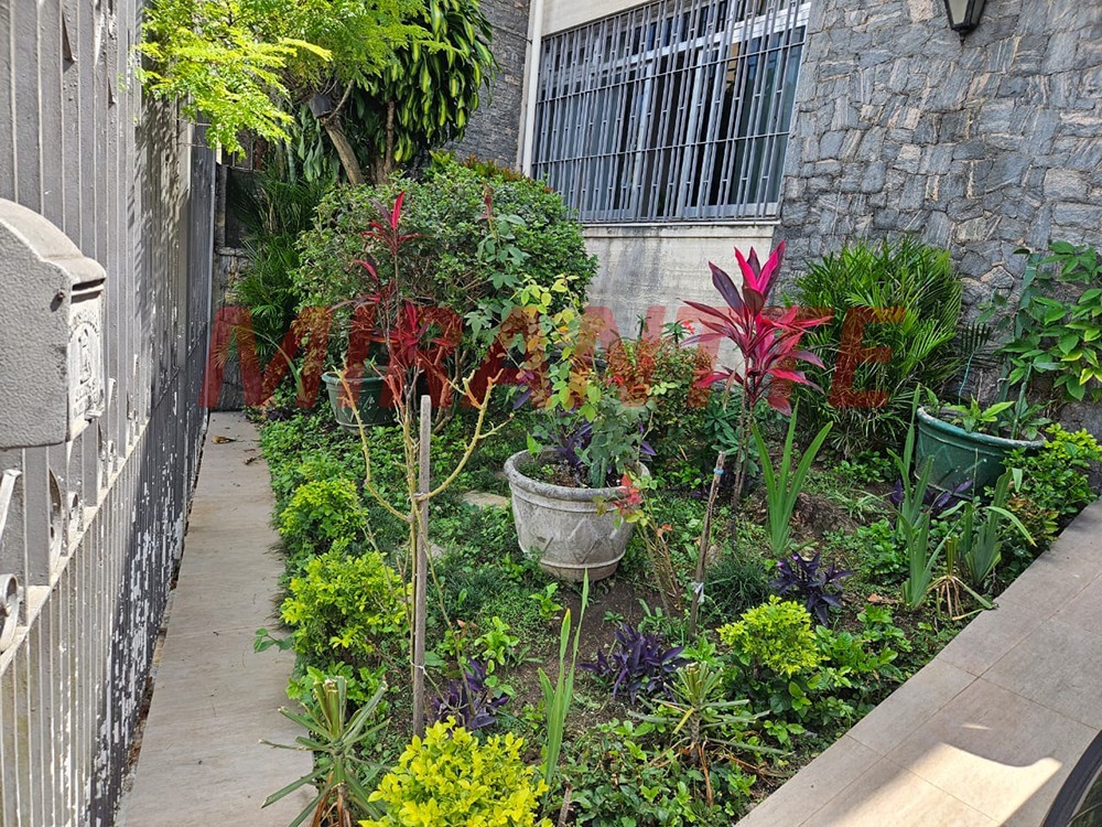 Sobrado de 270m² com 4 quartos em Santana