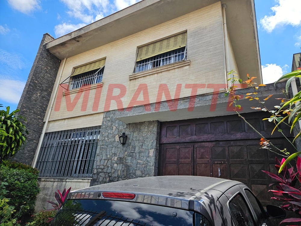Sobrado de 270m² com 4 quartos em Santana