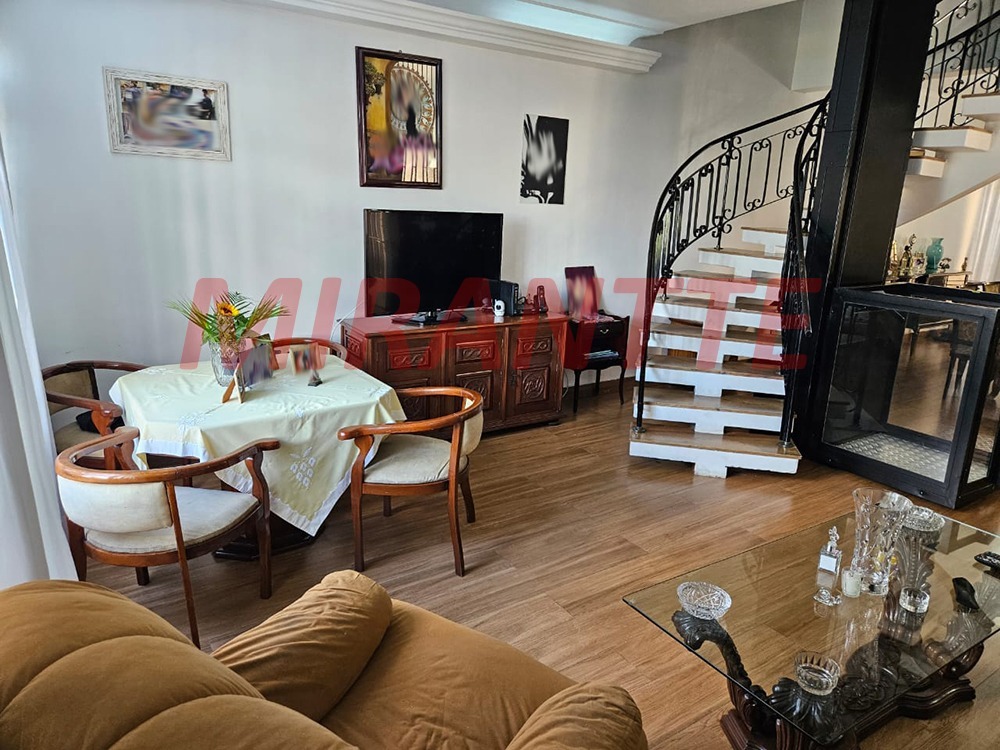 Sobrado de 270m² com 4 quartos em Santana
