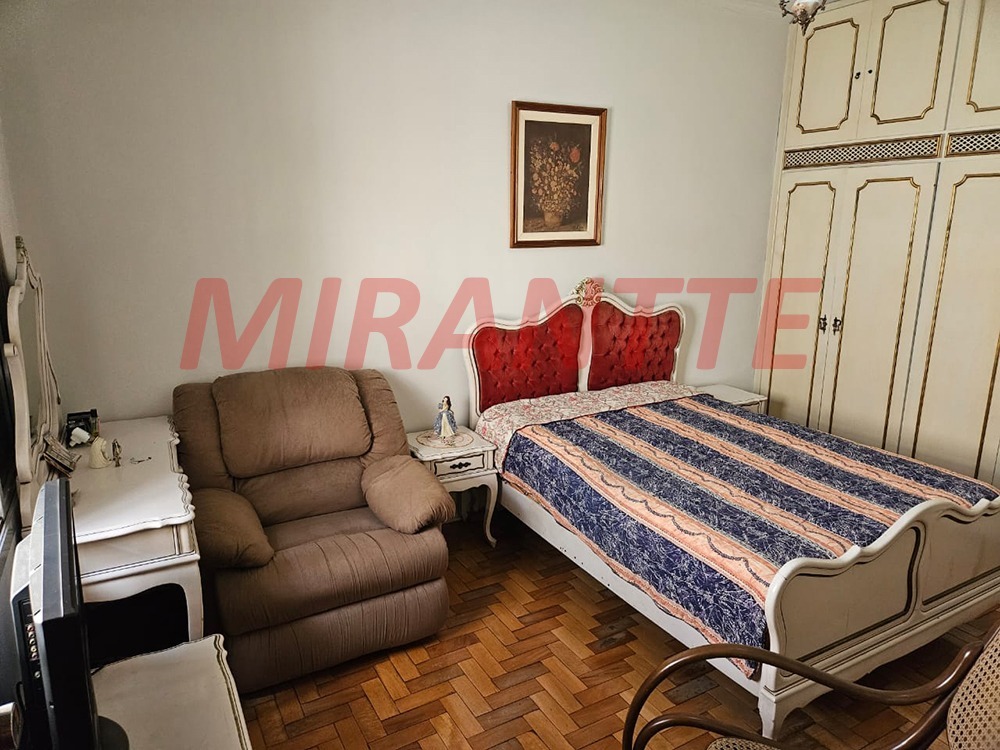 Sobrado de 270m² com 4 quartos em Santana