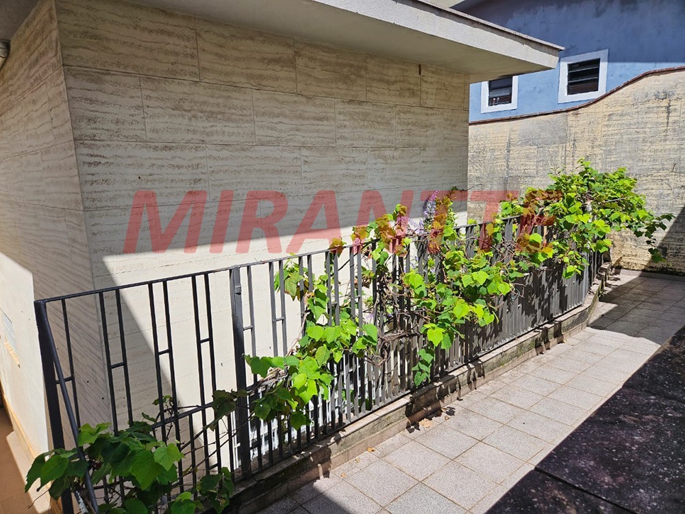 Sobrado de 270m² com 4 quartos em Santana