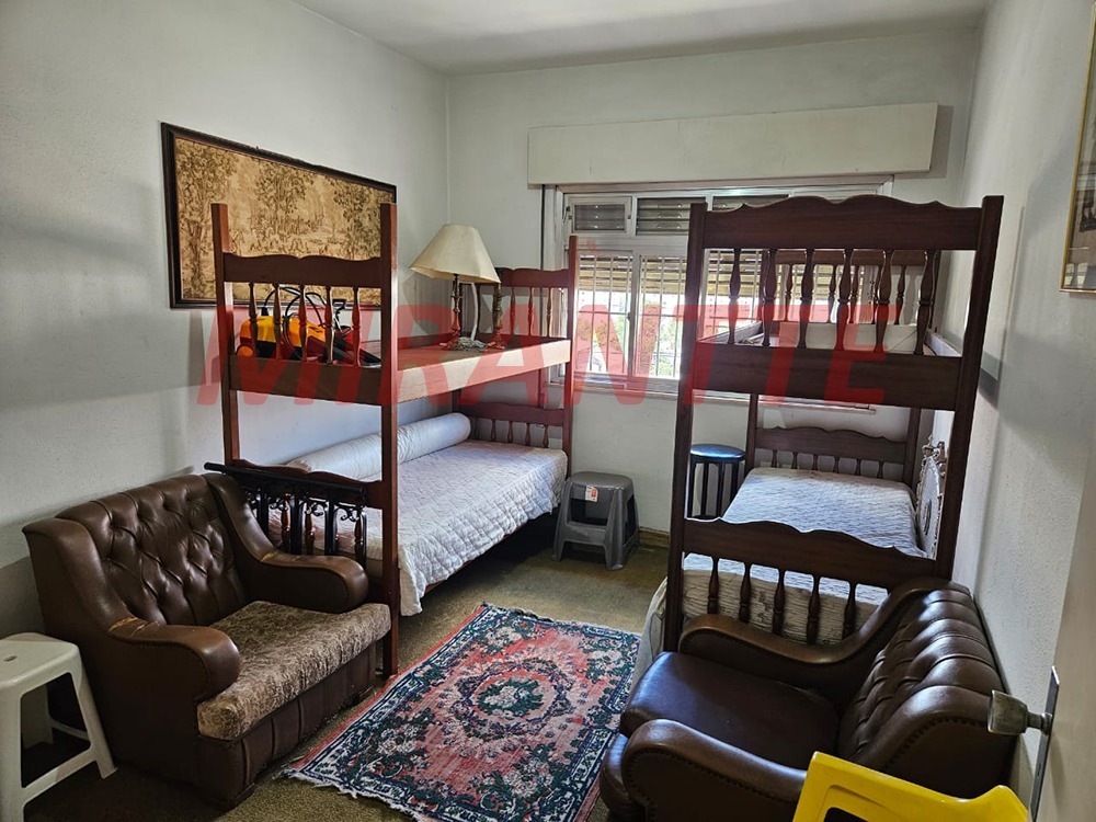 Sobrado de 270m² com 4 quartos em Santana