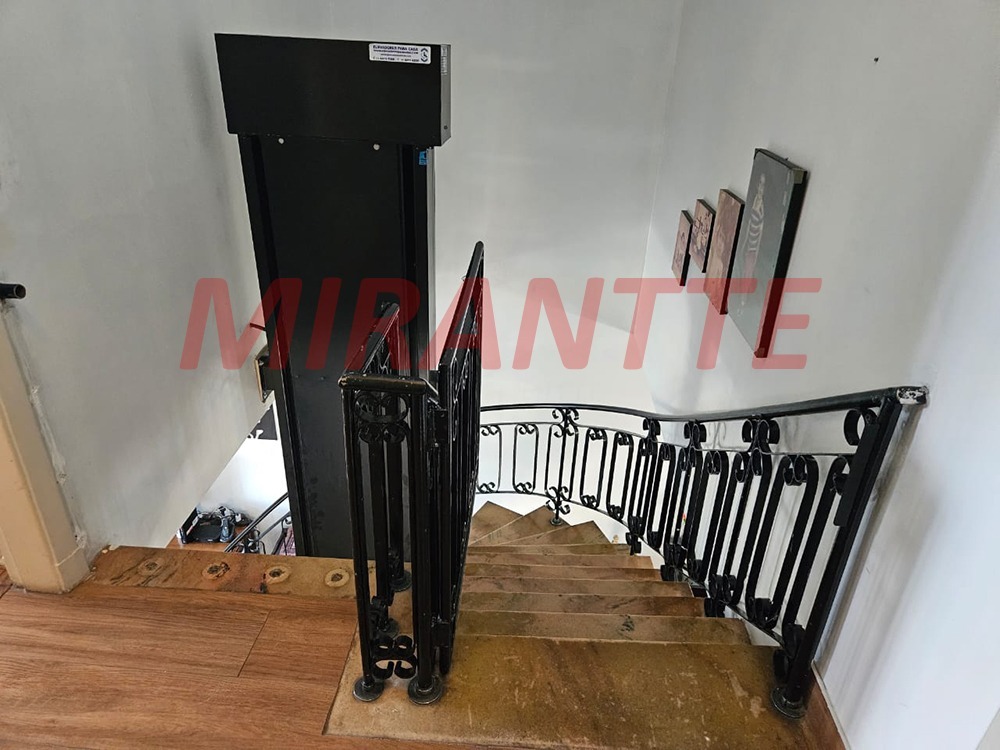 Sobrado de 270m² com 4 quartos em Santana