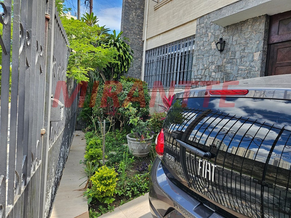 Sobrado de 270m² com 4 quartos em Santana