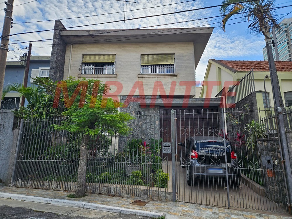 Sobrado de 270m² com 4 quartos em Santana