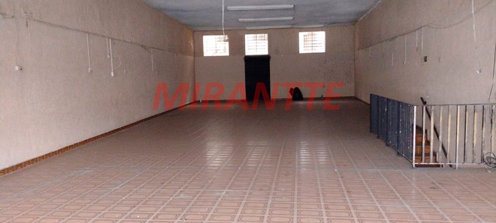 Comercial de 475m² em Imirim