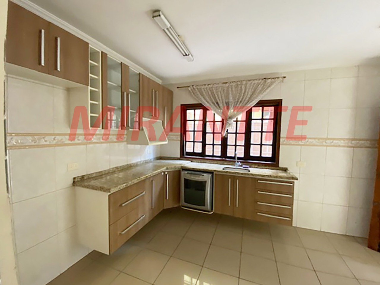 Sobrado de 265m² com 3 quartos em Jardim Virginia Bianca