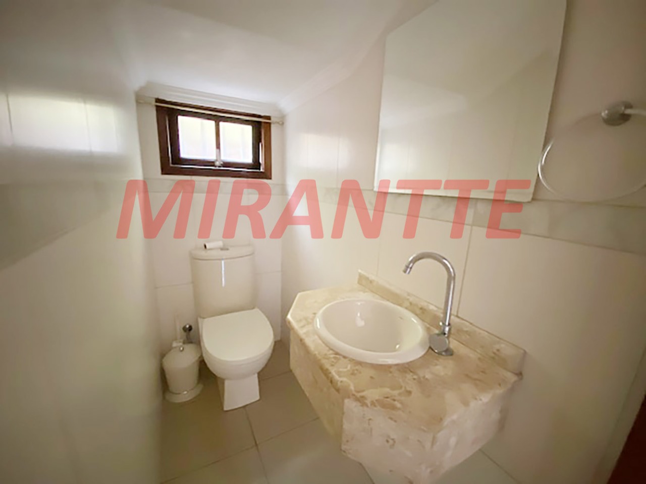 Sobrado de 265m² com 3 quartos em Jardim Virginia Bianca