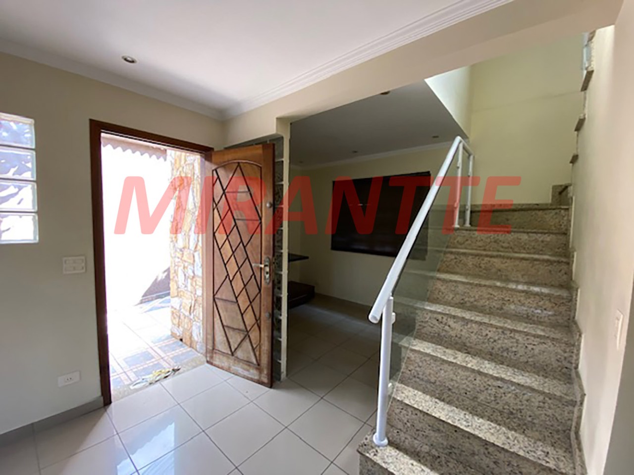 Sobrado de 265m² com 3 quartos em Jardim Virginia Bianca