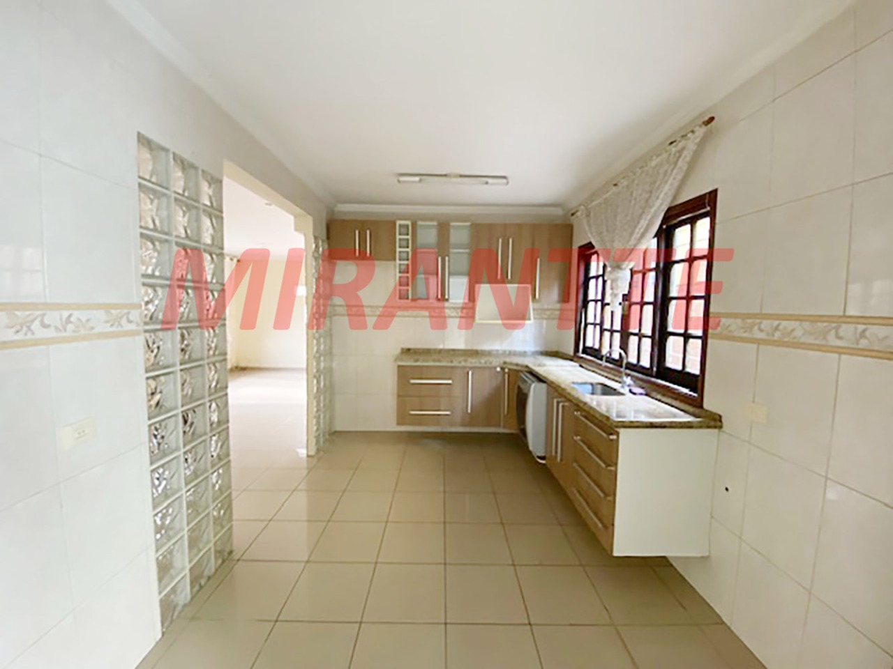 Sobrado de 265m² com 3 quartos em Jardim Virginia Bianca