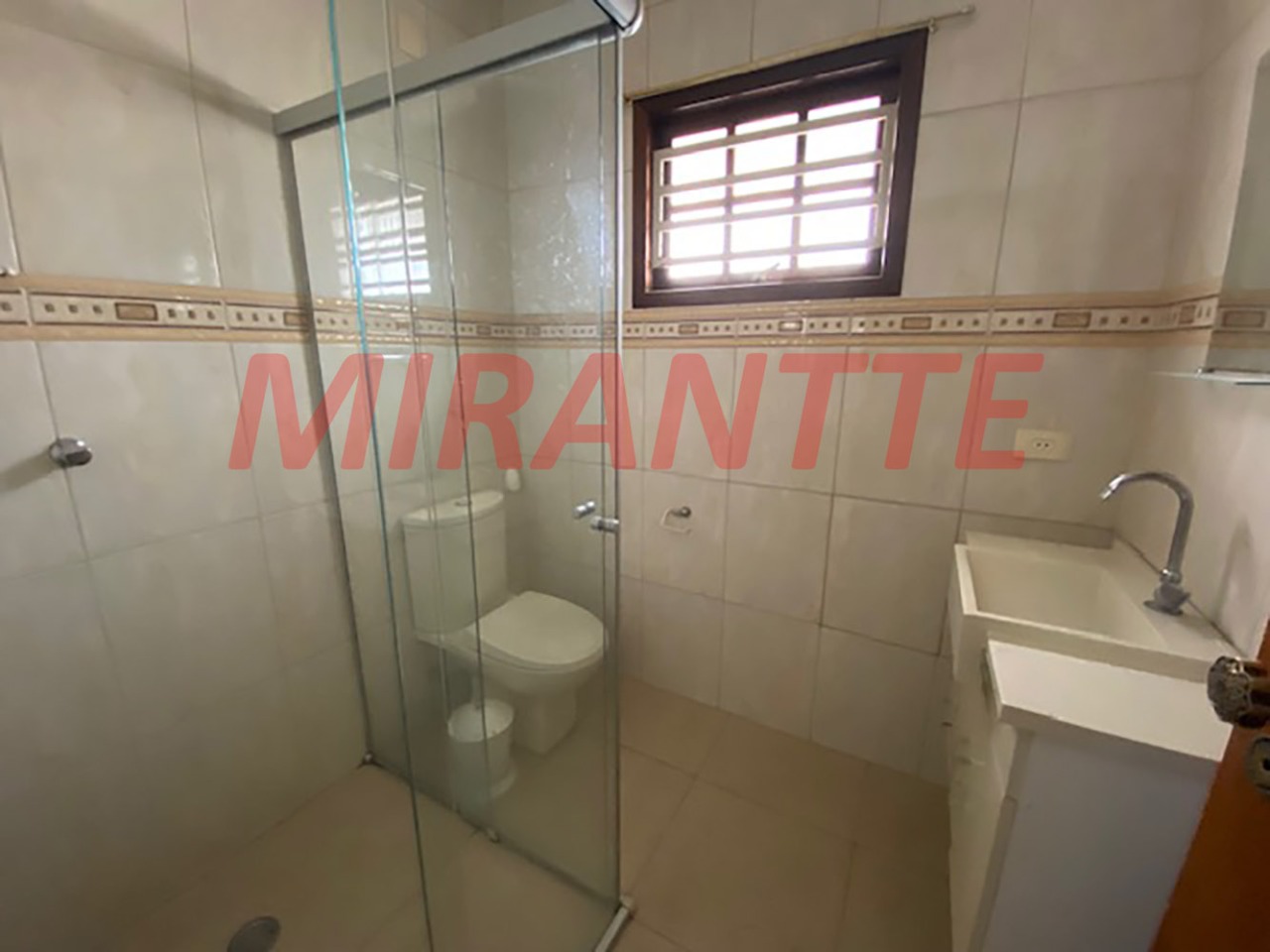 Sobrado de 265m² com 3 quartos em Jardim Virginia Bianca