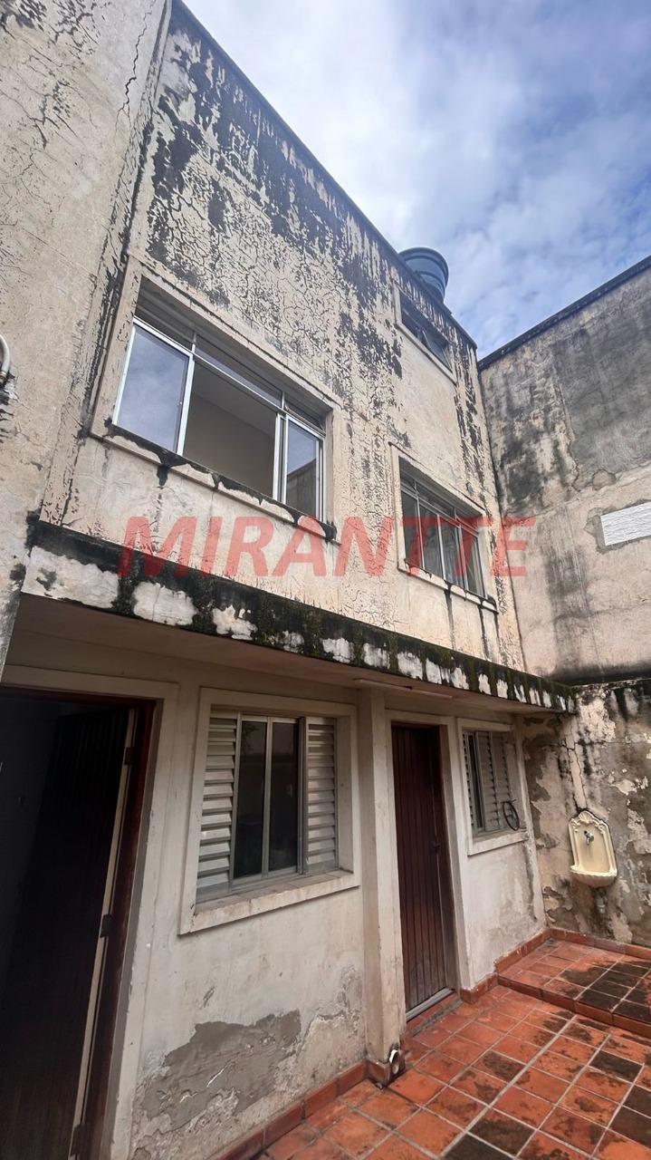 Sobrado de 266m² com 3 quartos em Santana