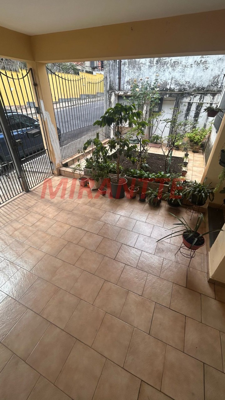 Sobrado de 266m² com 3 quartos em Santana