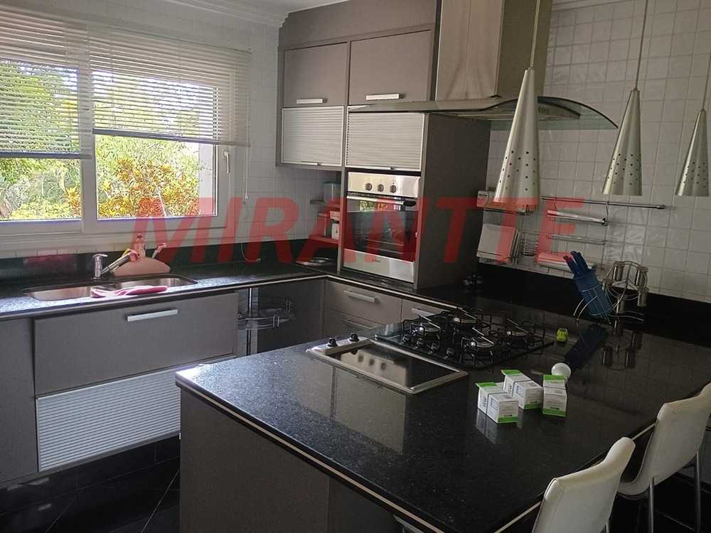 Cond. fechado de 658.57m² com 5 quartos em Caraguata