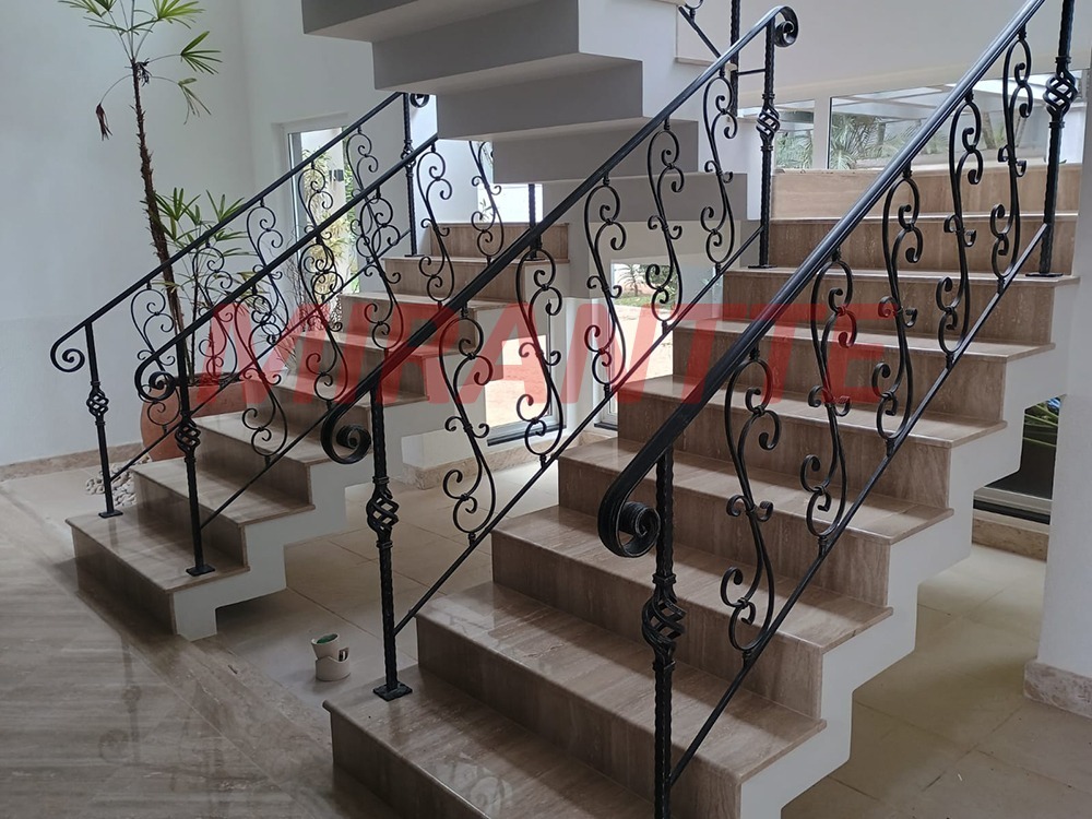 Cond. fechado de 658.57m² com 5 quartos em Caraguata