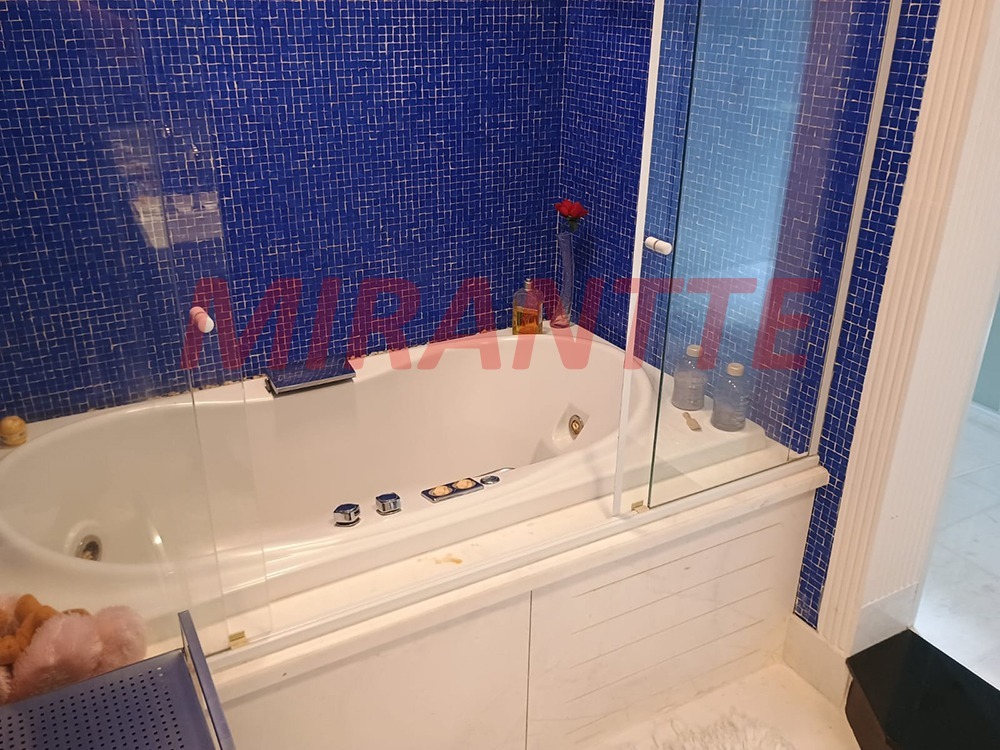 Cond. fechado de 658.57m² com 5 quartos em Caraguata