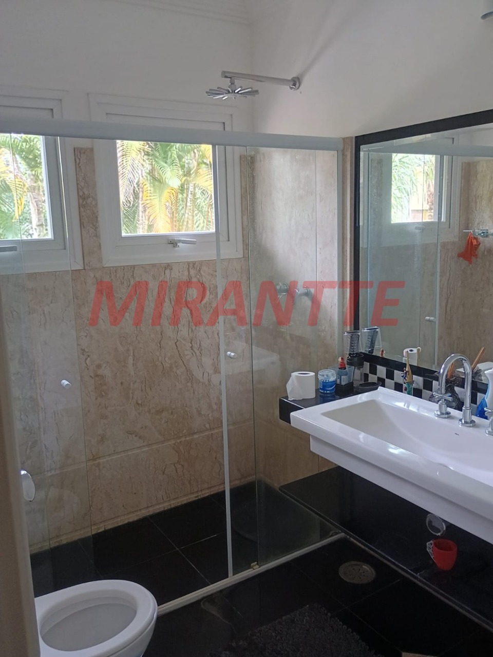 Cond. fechado de 658.57m² com 5 quartos em Caraguata