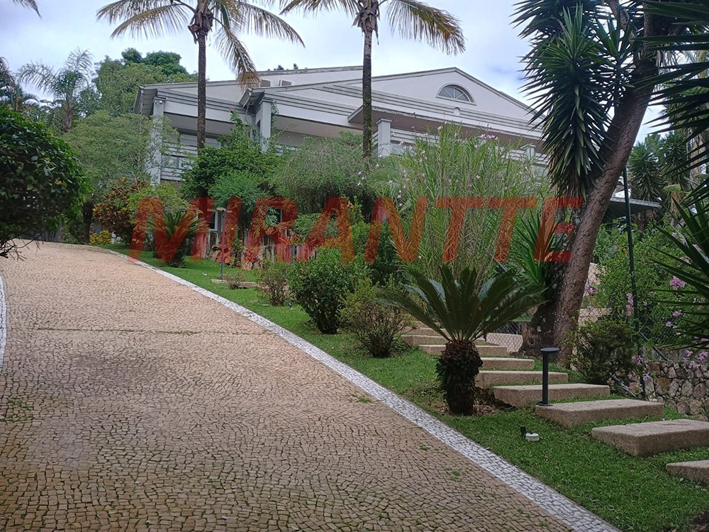 Cond. fechado de 658.57m² com 5 quartos em Caraguata