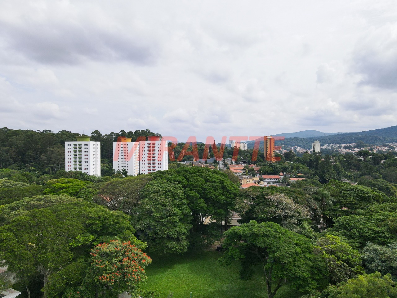 Cond. fechado de 777m² com 5 quartos em Tucuruvi