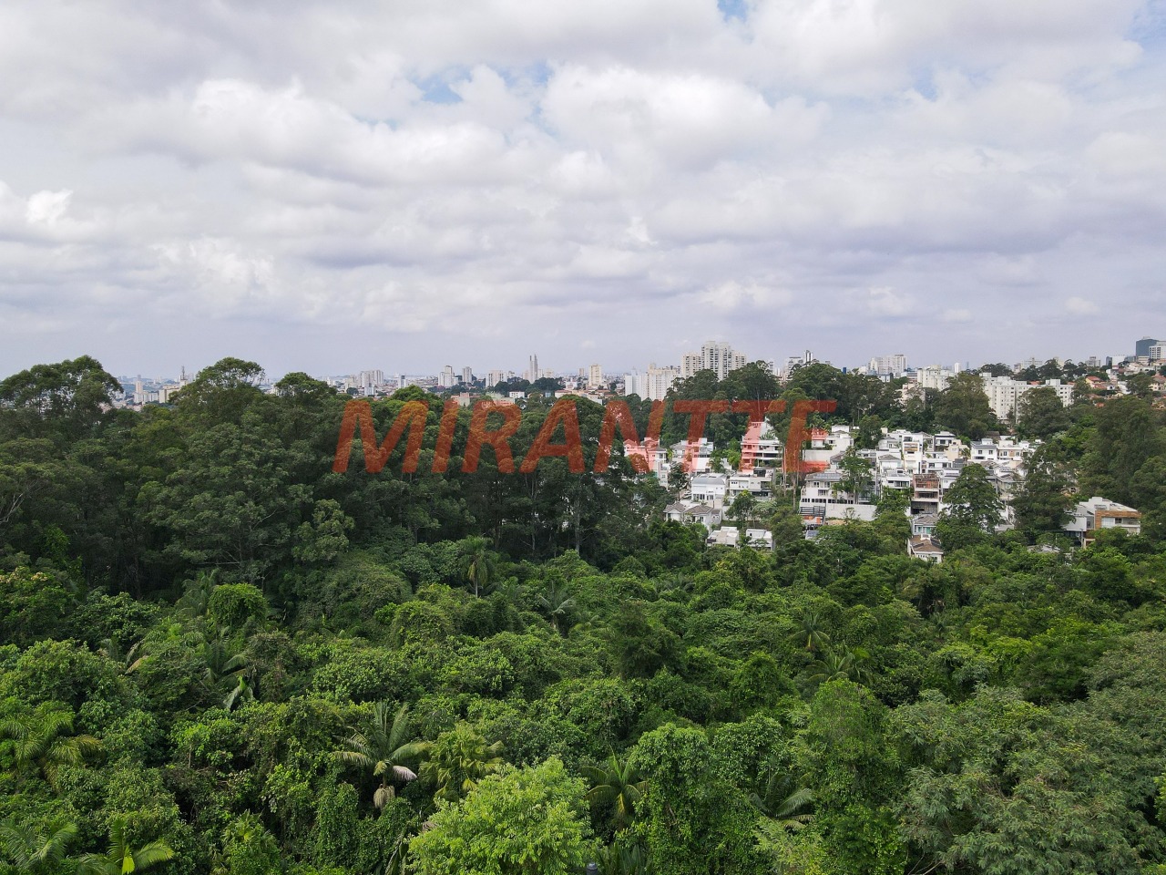 Cond. fechado de 777m² com 5 quartos em Tucuruvi