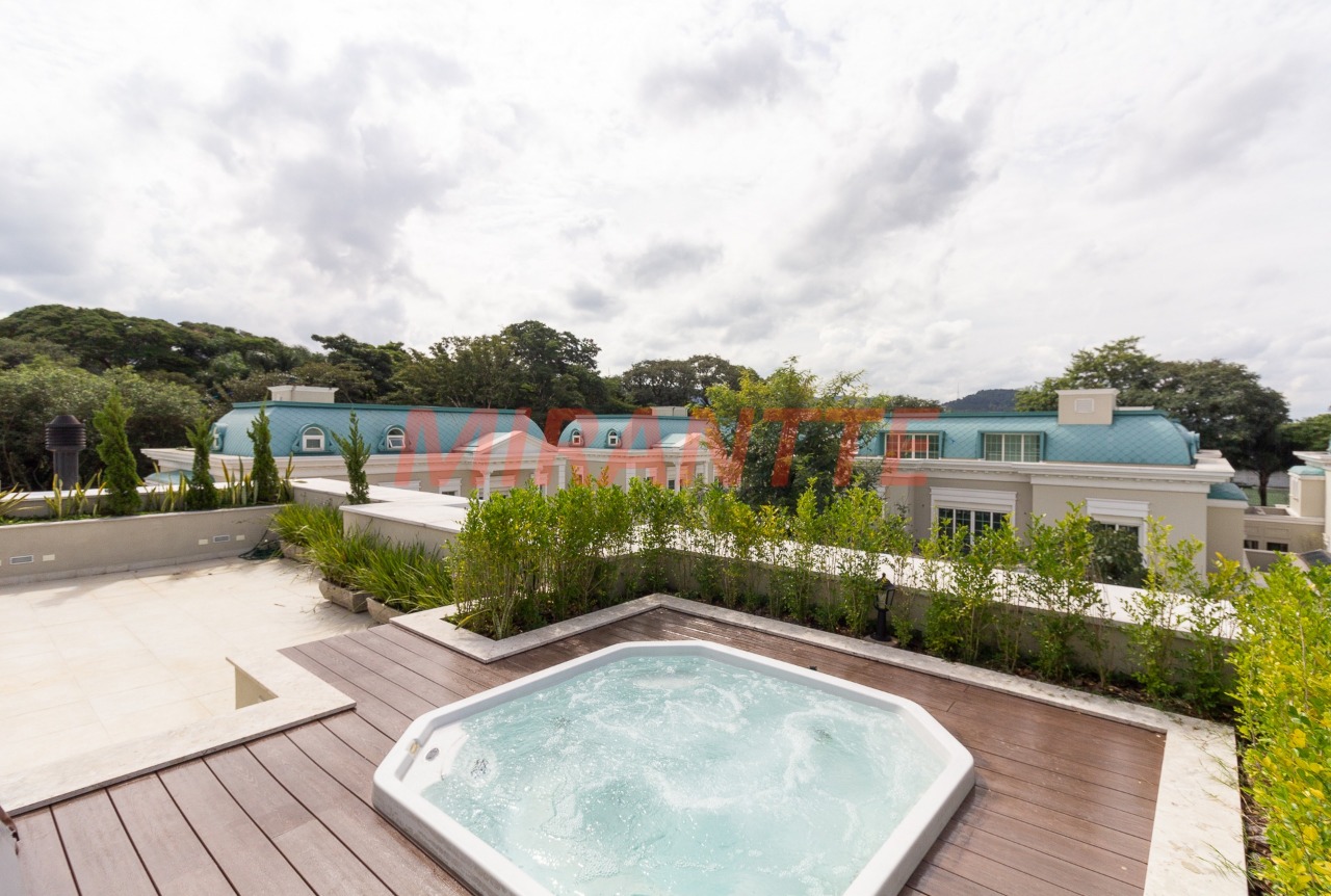 Cond. fechado de 777m² com 5 quartos em Tucuruvi