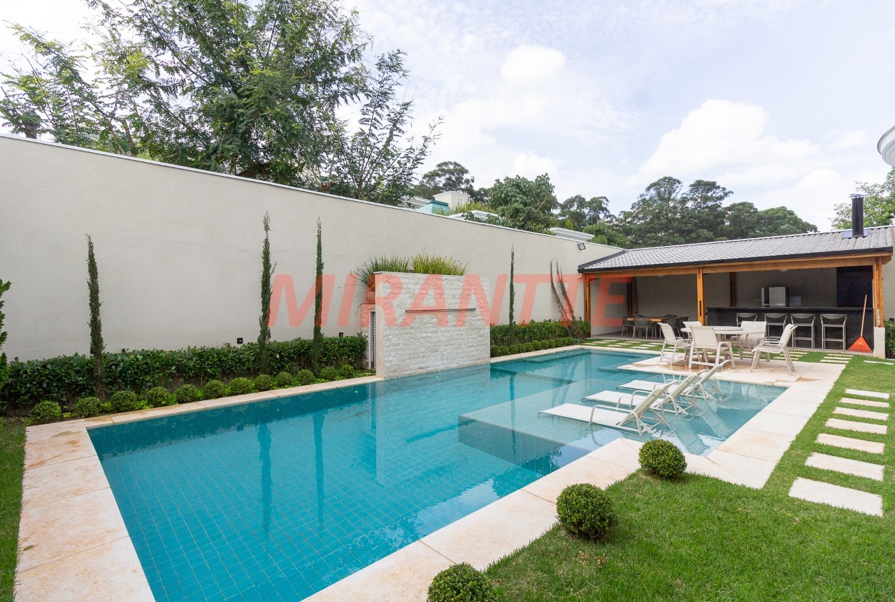 Cond. fechado de 777m² com 5 quartos em Tucuruvi