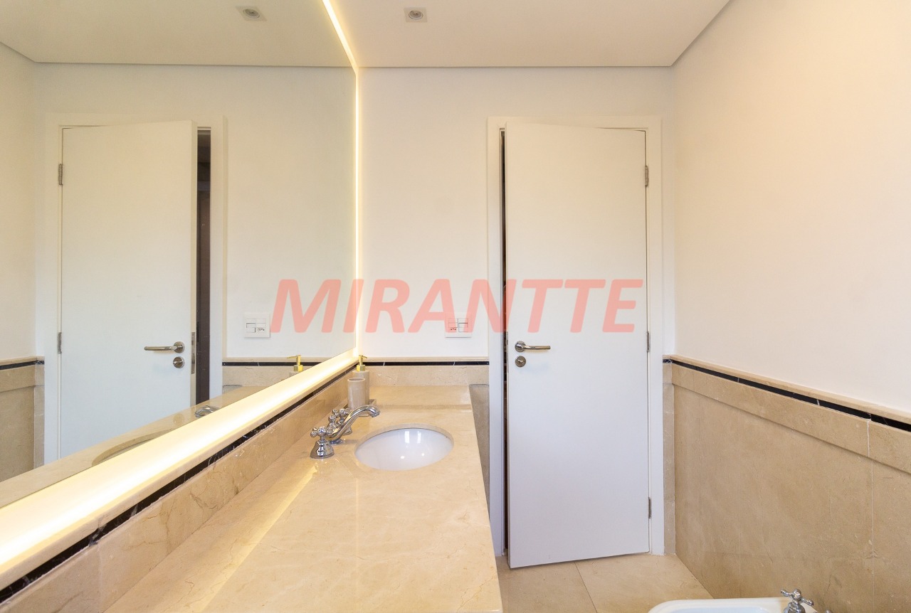 Cond. fechado de 777m² com 5 quartos em Tucuruvi