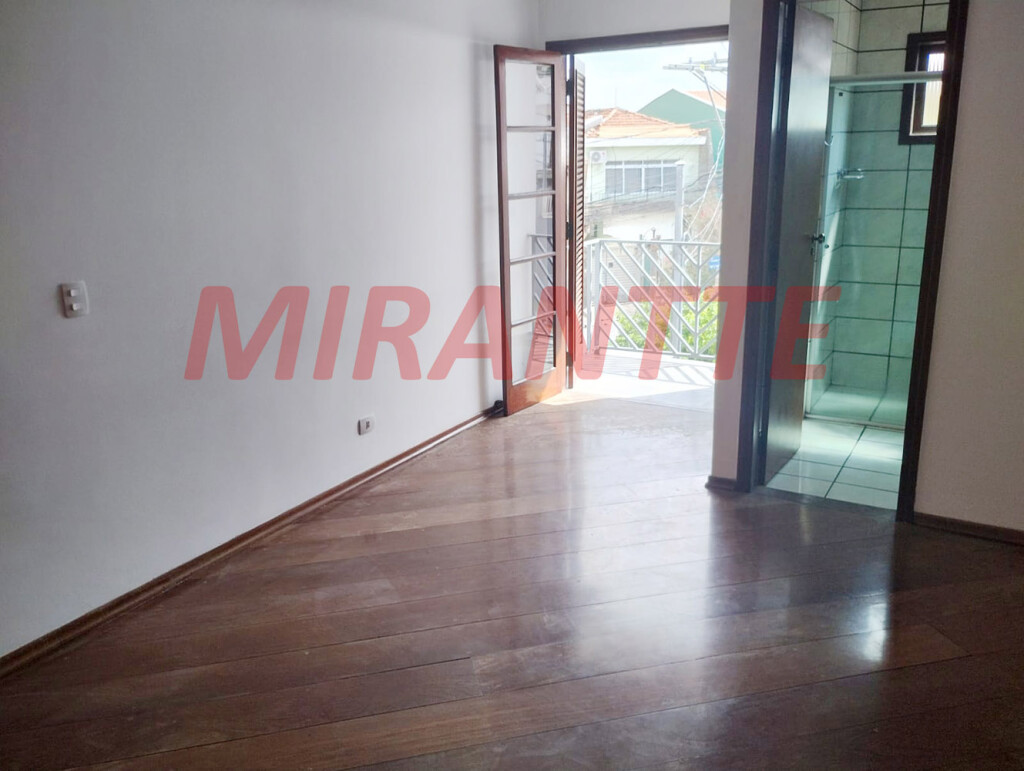 Sobrado de 218m² com 3 quartos em Vila Baruel