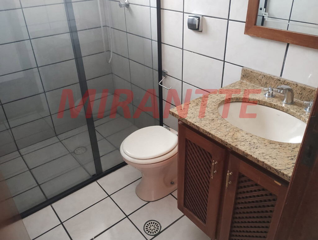 Sobrado de 218m² com 3 quartos em Vila Baruel