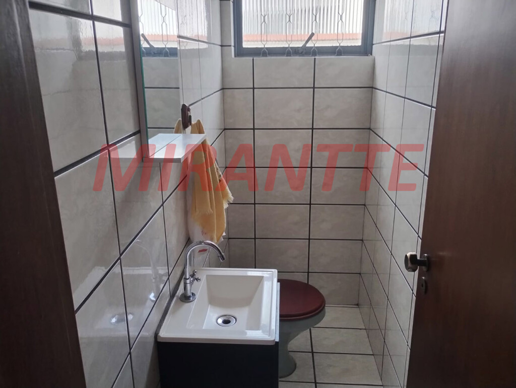 Sobrado de 218m² com 3 quartos em Vila Baruel