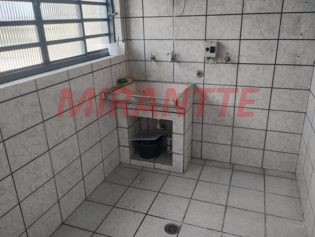 Sobrado de 218m² com 3 quartos em Vila Baruel
