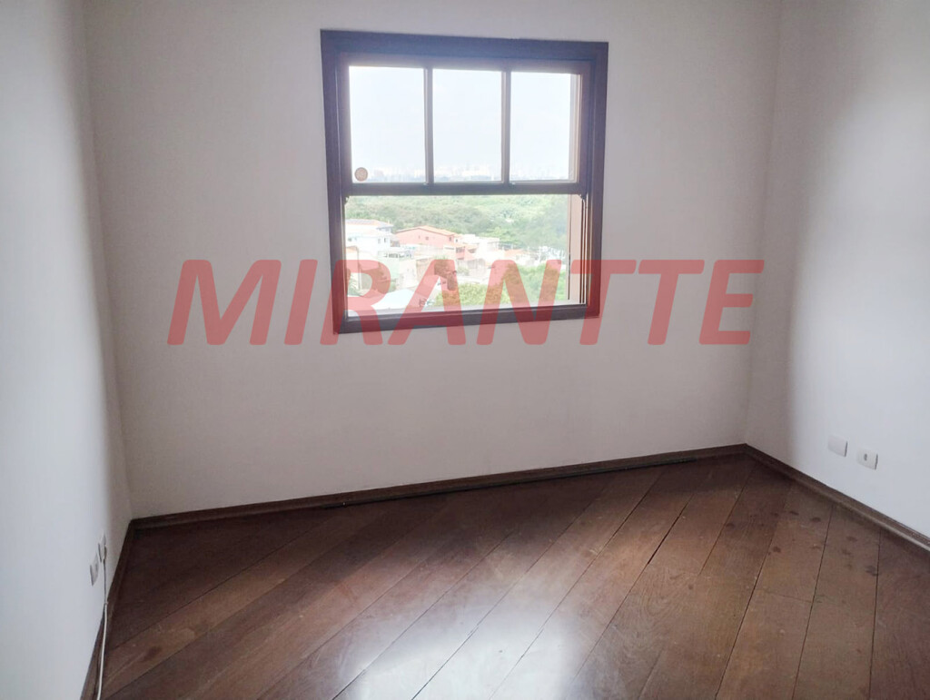 Sobrado de 218m² com 3 quartos em Vila Baruel