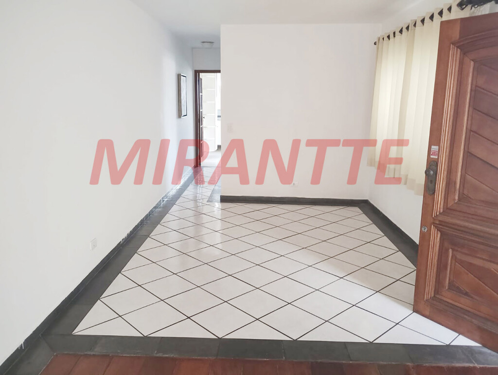 Sobrado de 218m² com 3 quartos em Vila Baruel