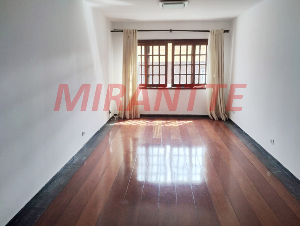 Sobrado de 218m² com 3 quartos em Vila Baruel