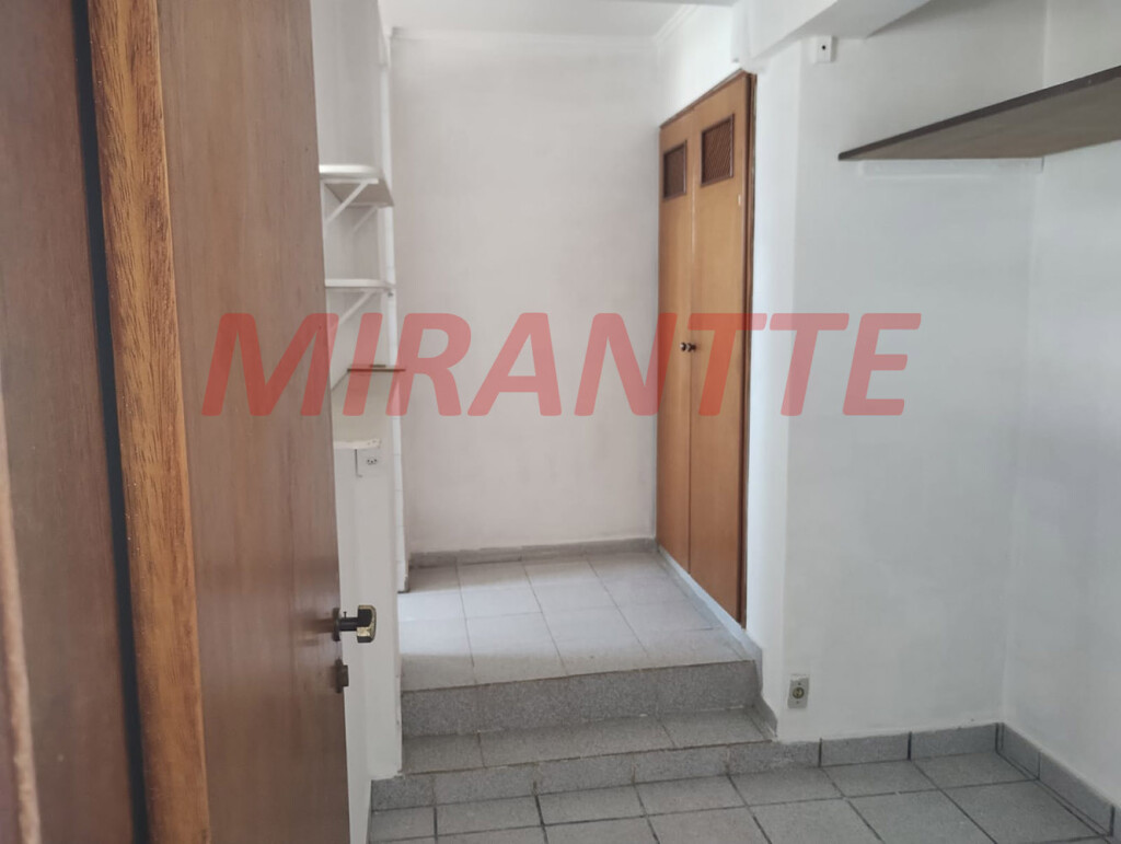 Sobrado de 218m² com 3 quartos em Vila Baruel