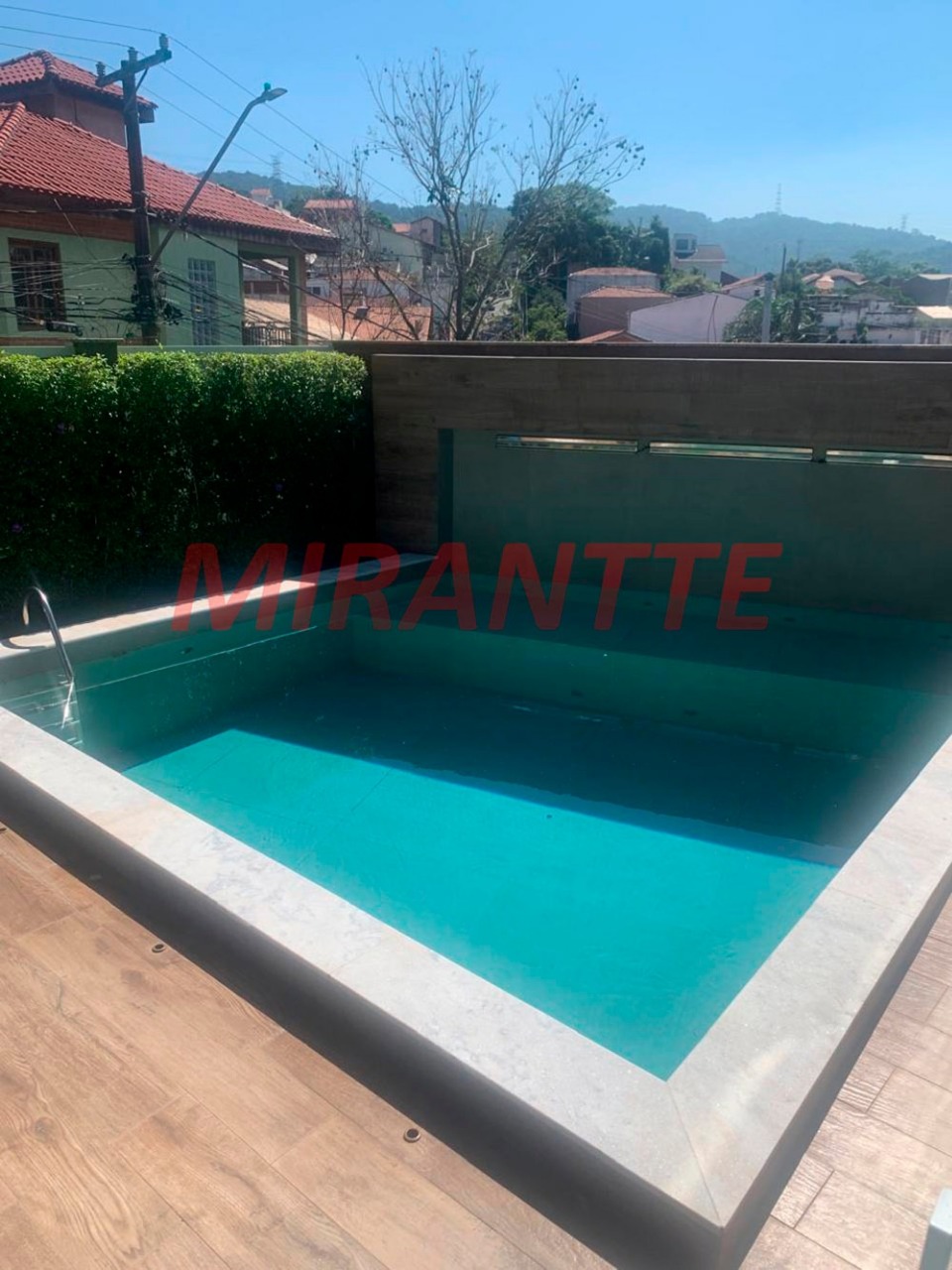 Cond. fechado de 283.9m² com 4 quartos em Horto Florestal