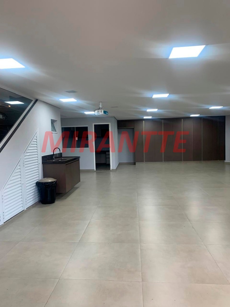 Cond. fechado de 283.9m² com 4 quartos em Horto Florestal