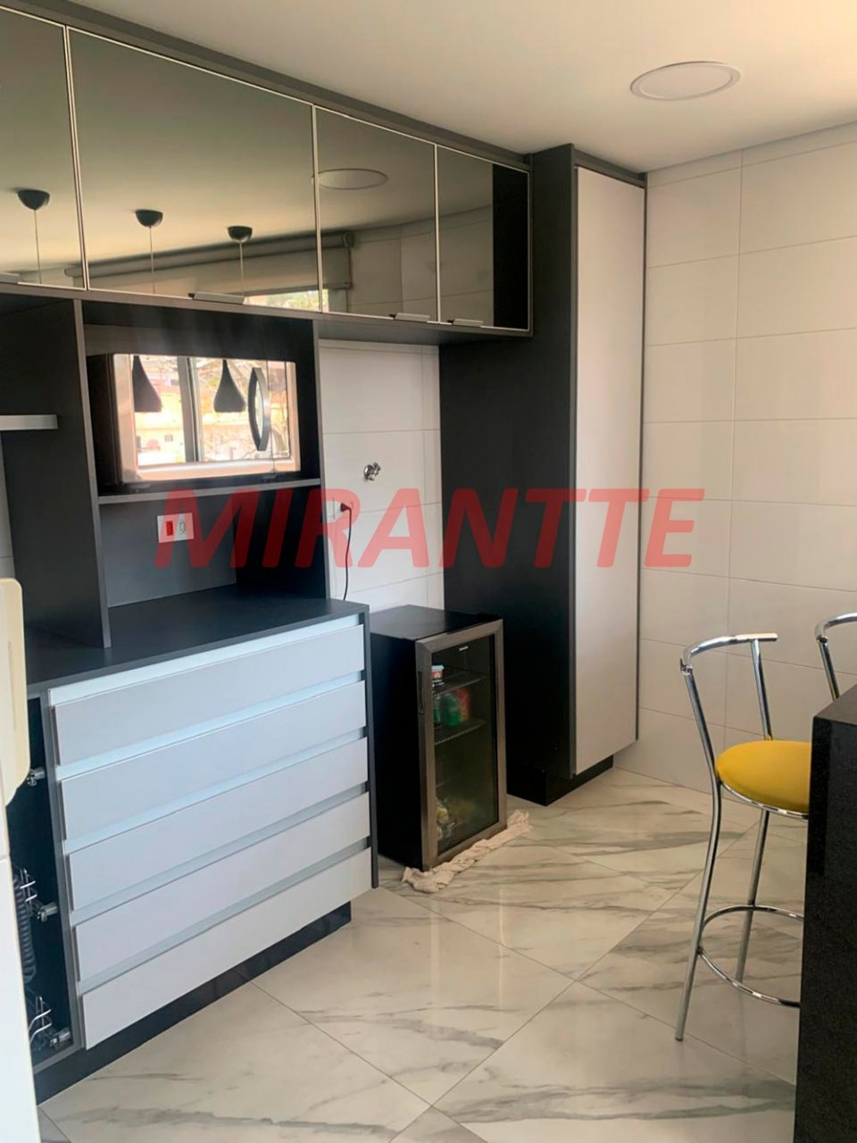 Cond. fechado de 283.9m² com 4 quartos em Horto Florestal