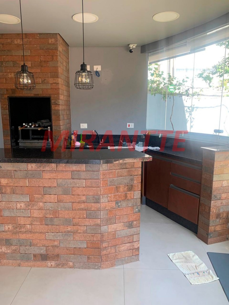 Cond. fechado de 283.9m² com 4 quartos em Horto Florestal