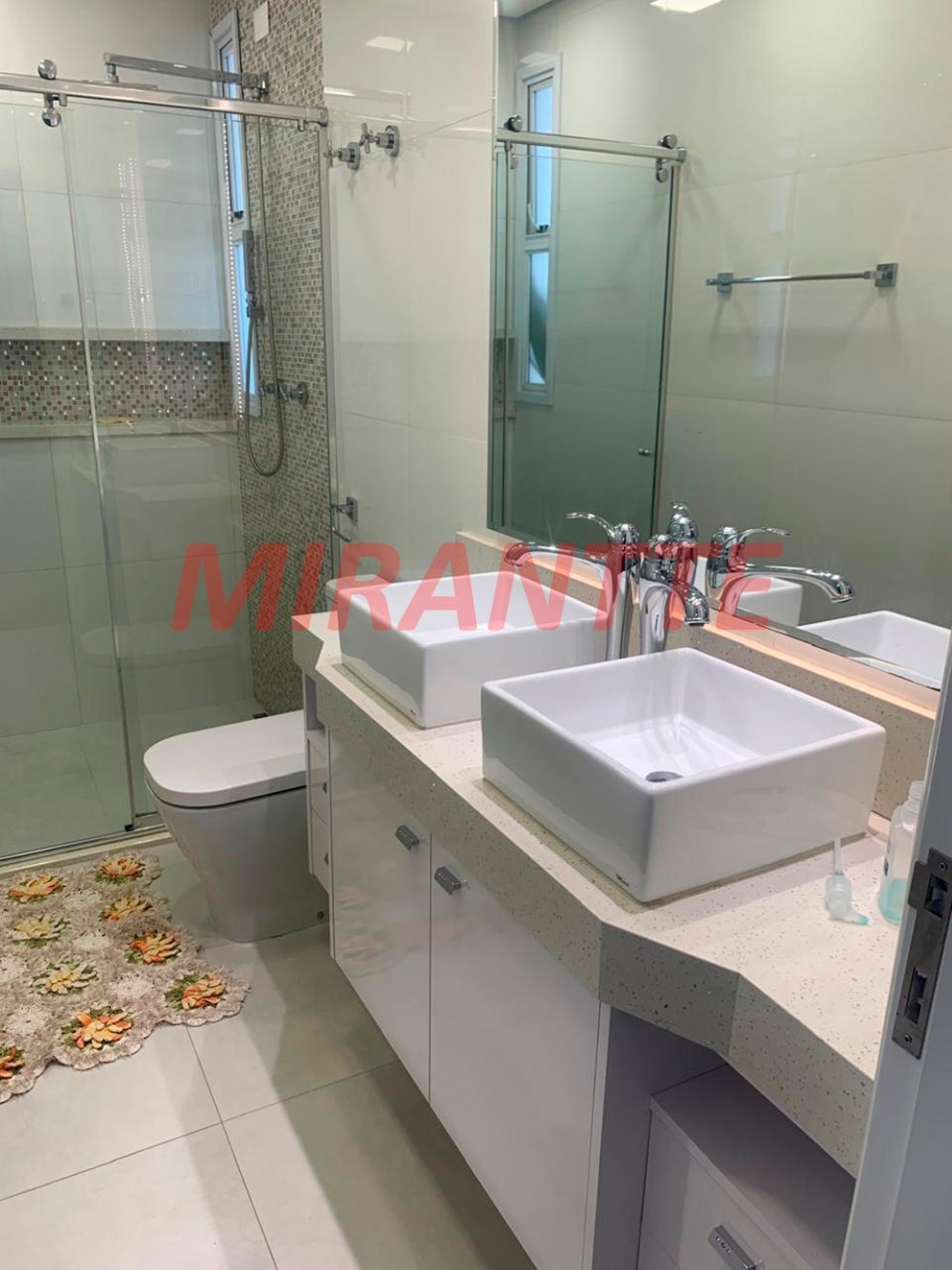 Cond. fechado de 283.9m² com 4 quartos em Horto Florestal