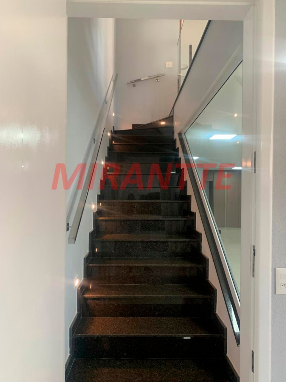 Cond. fechado de 283.9m² com 4 quartos em Horto Florestal
