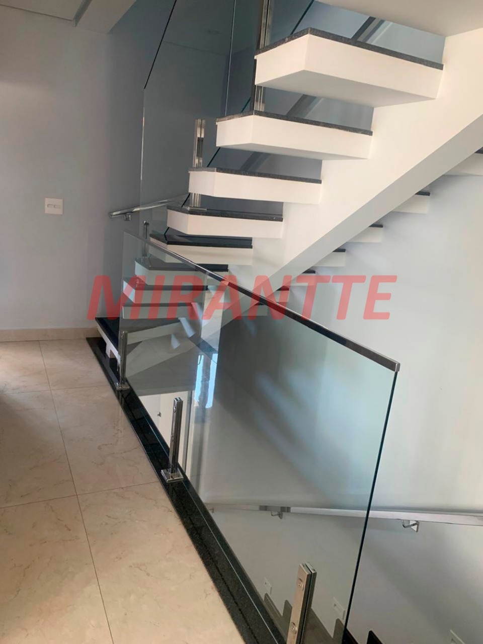 Cond. fechado de 283.9m² com 4 quartos em Horto Florestal