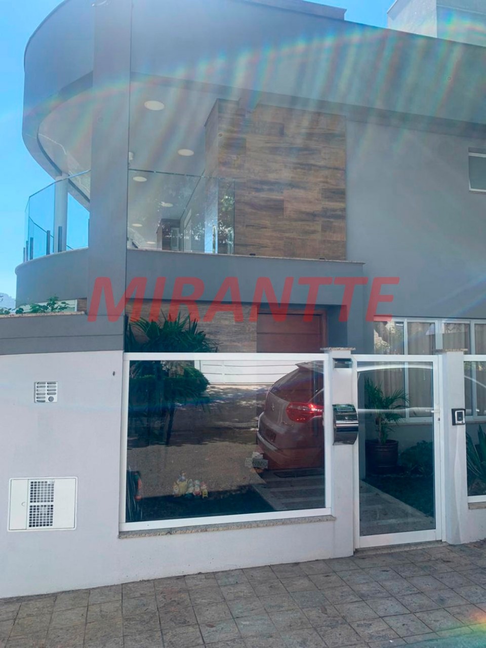 Cond. fechado de 283.9m² com 4 quartos em Horto Florestal