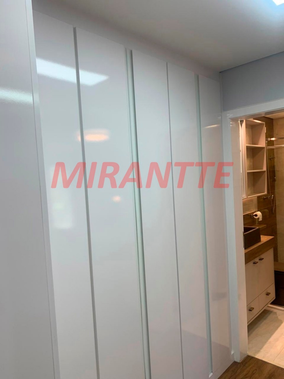 Cond. fechado de 283.9m² com 4 quartos em Horto Florestal