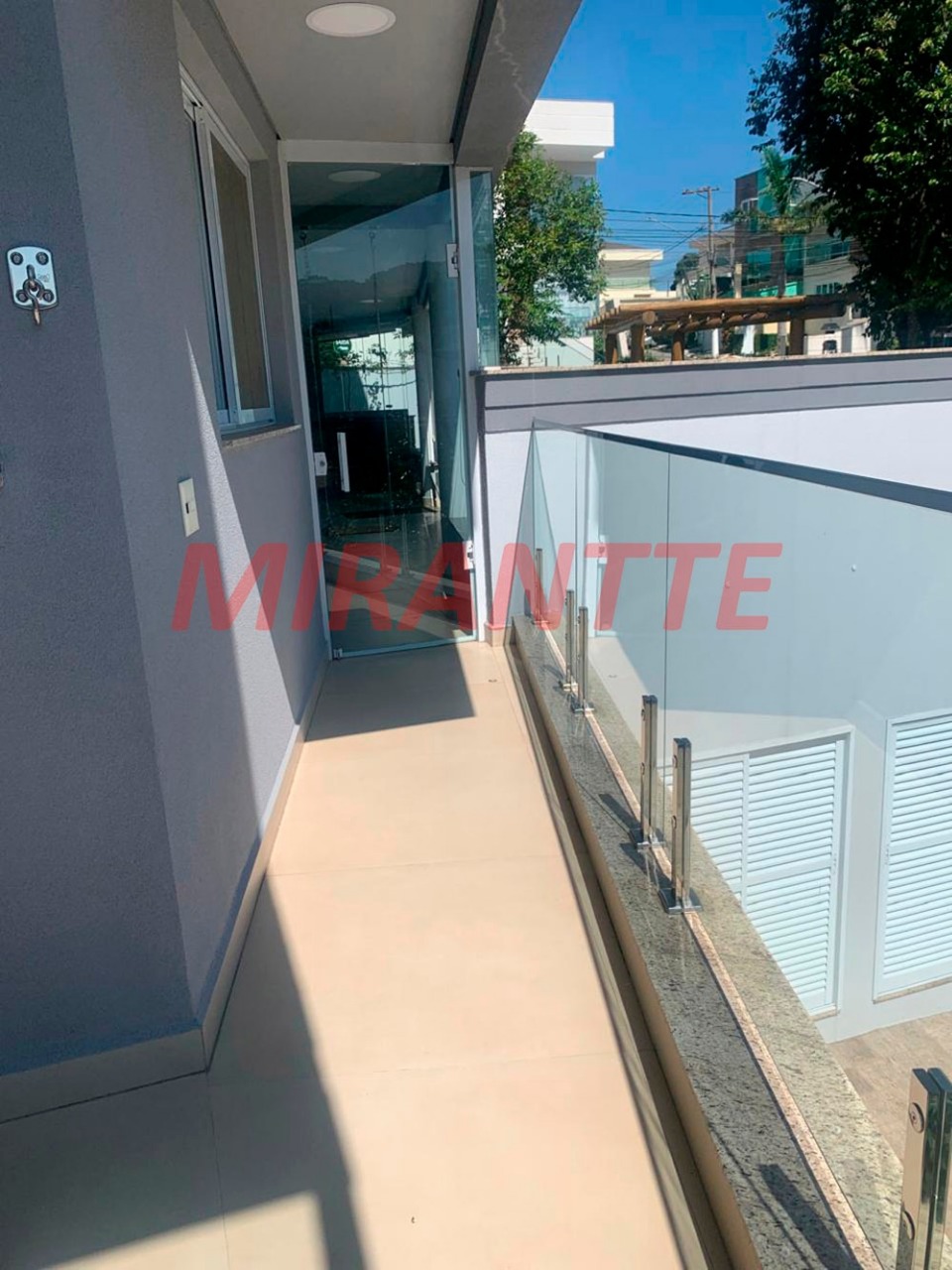 Cond. fechado de 283.9m² com 4 quartos em Horto Florestal