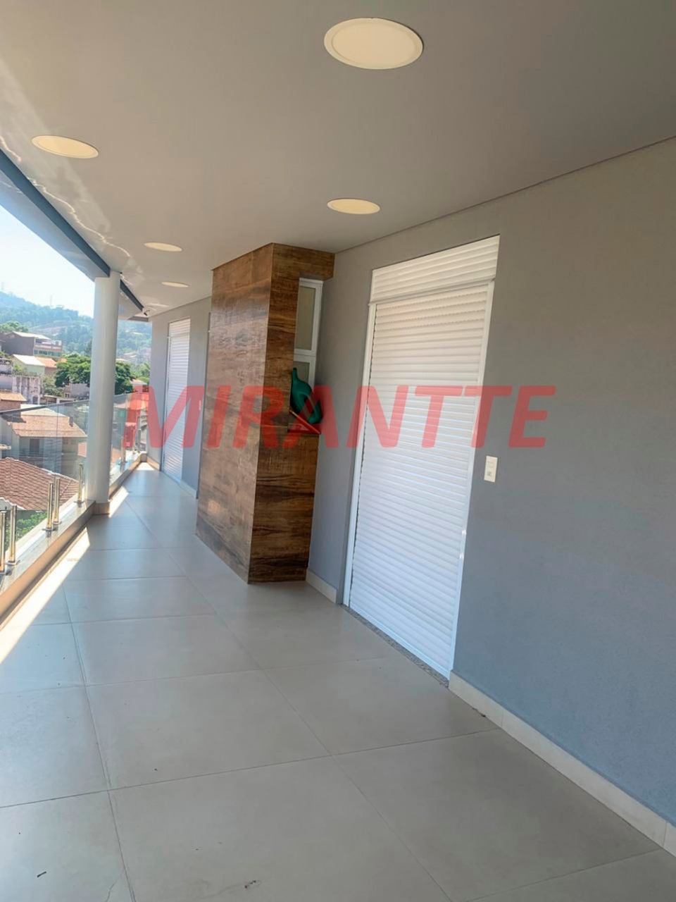 Cond. fechado de 283.9m² com 4 quartos em Horto Florestal