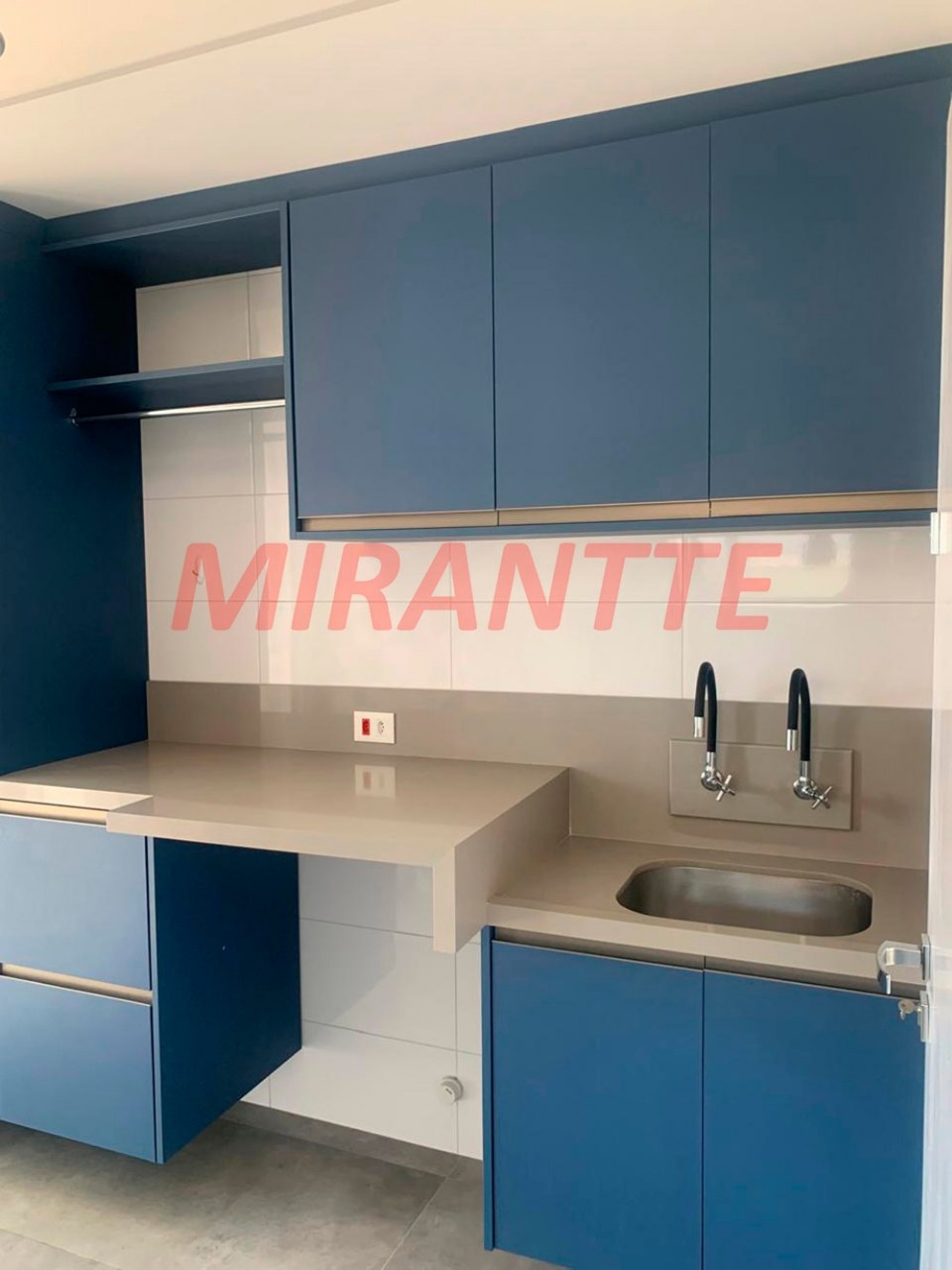 Cond. fechado de 283.9m² com 4 quartos em Horto Florestal